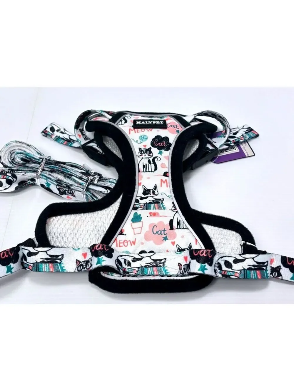 Escape-Proof Cat Harness and Leash Set with Integrated Buckles -Medium Size